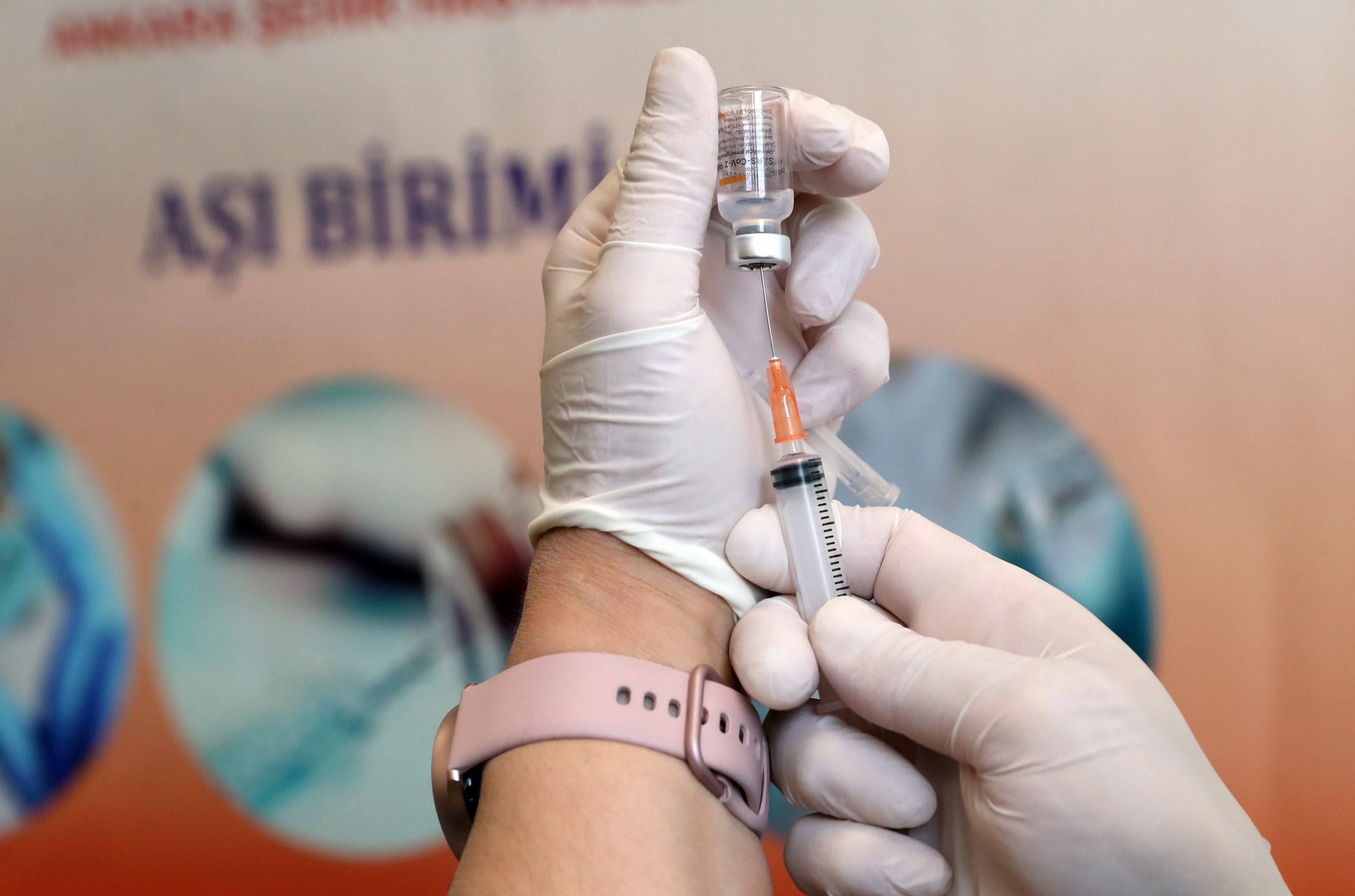 Kumpulan kedua vaksin COVID-19 buatan China tiba di Turki